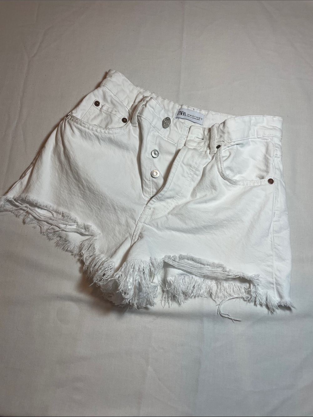Zara White Button-Front Frayed Denim Shorts